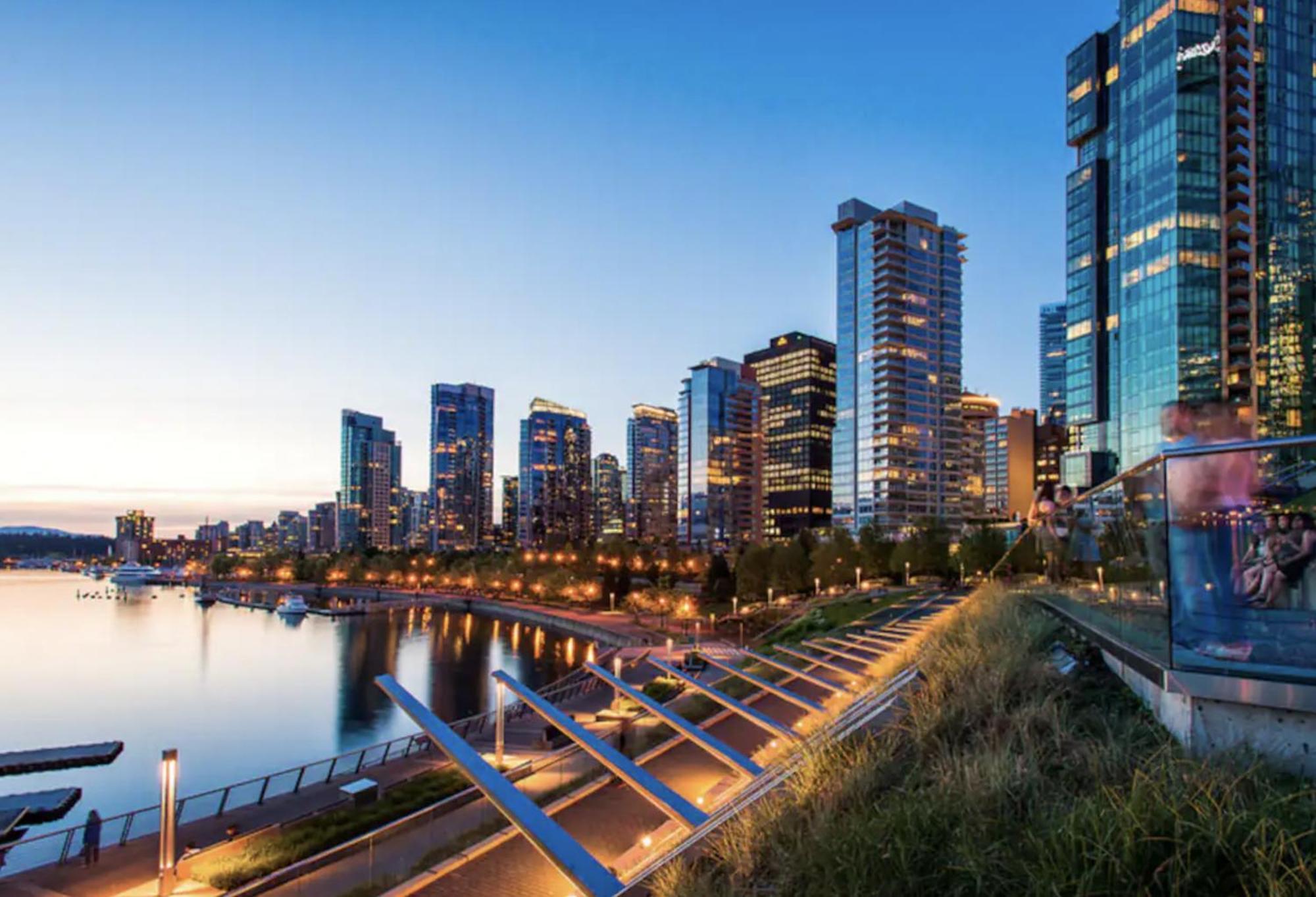 Luxury Designer In The Heart Of Downtown - Best Location! Apartment Vancouver
