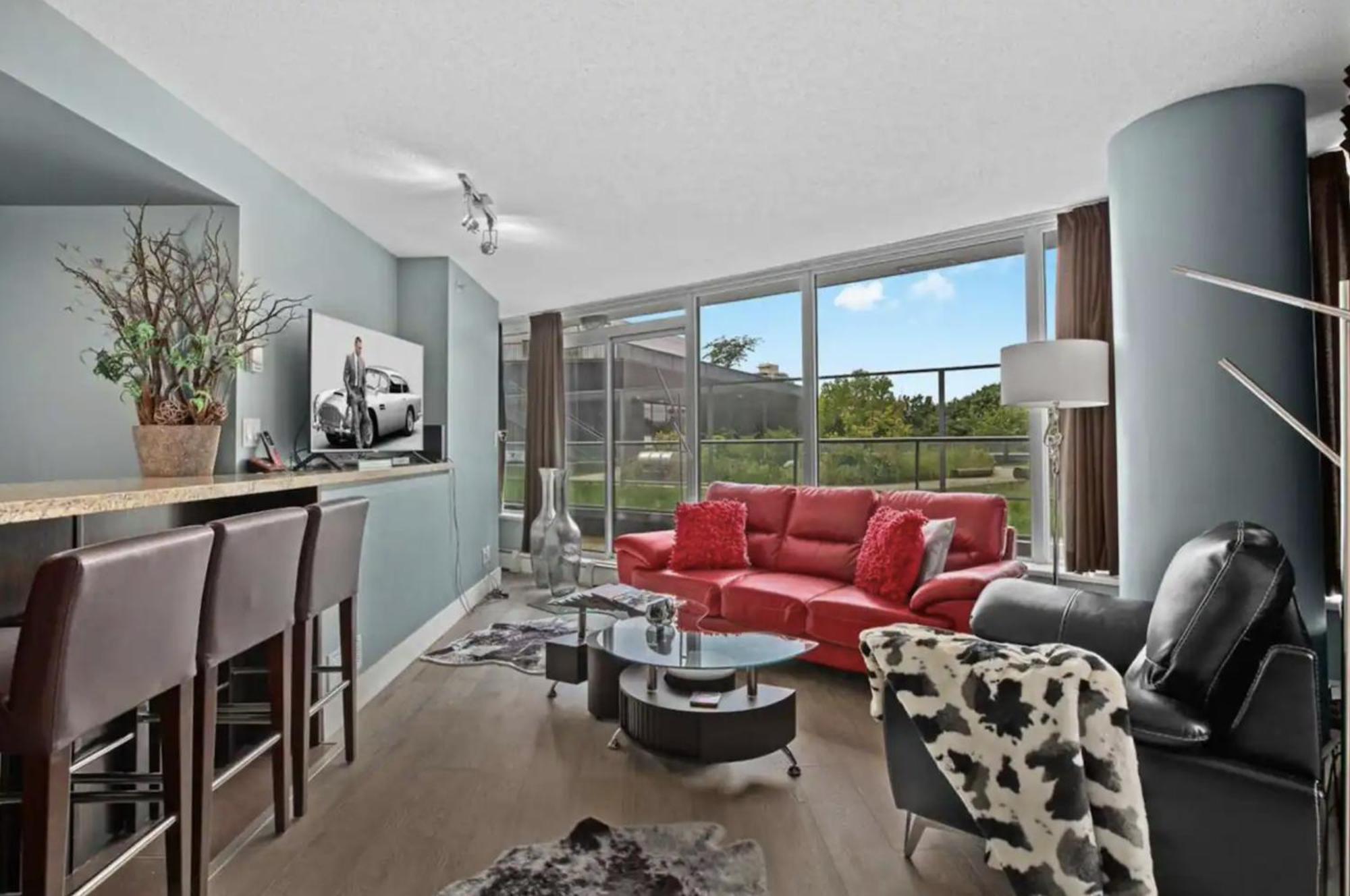 Luxury Designer In The Heart Of Downtown - Best Location! Vancouver