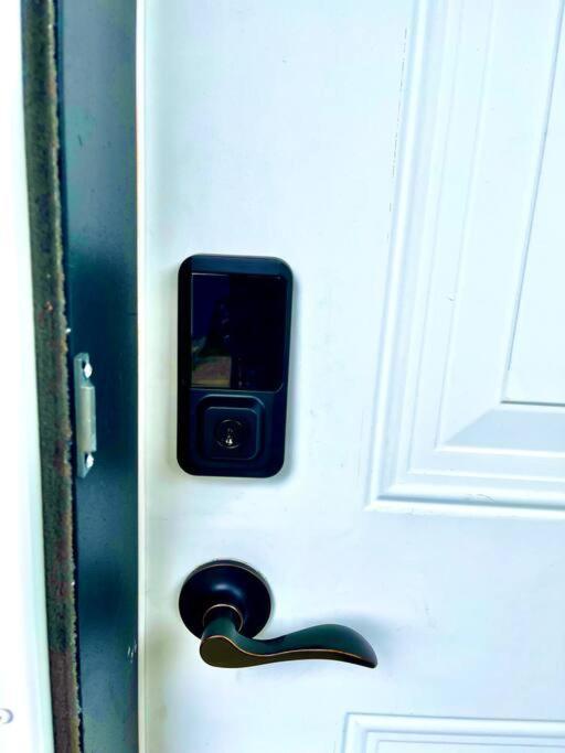 Free Breakfast/luxury/modern/vancouver & Burnaby