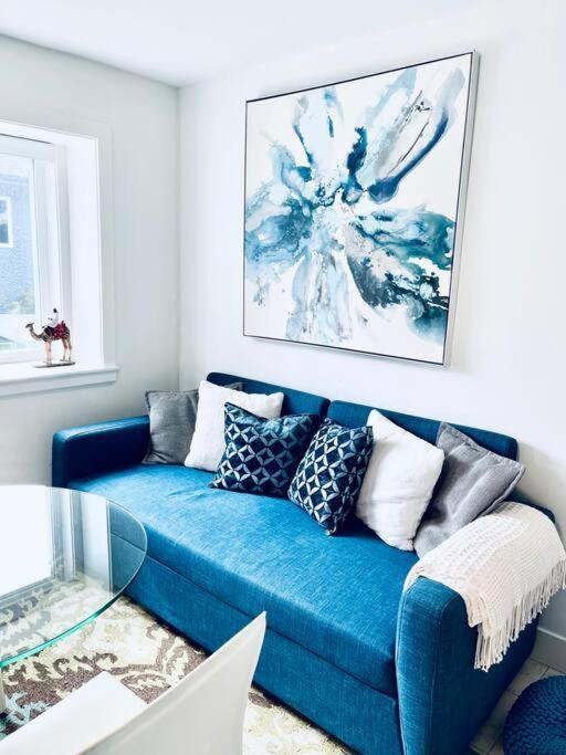 Free Breakfast/luxury/modern/vancouver & Burnaby * Vancouver