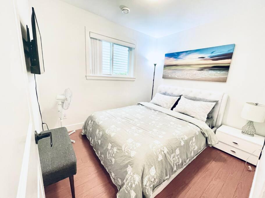 Free Breakfast/luxury/modern/vancouver & Burnaby Apartment Vancouver