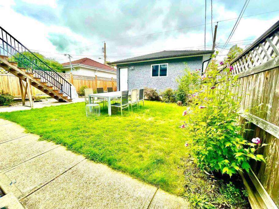Free Breakfast/luxury/modern/vancouver & Burnaby *