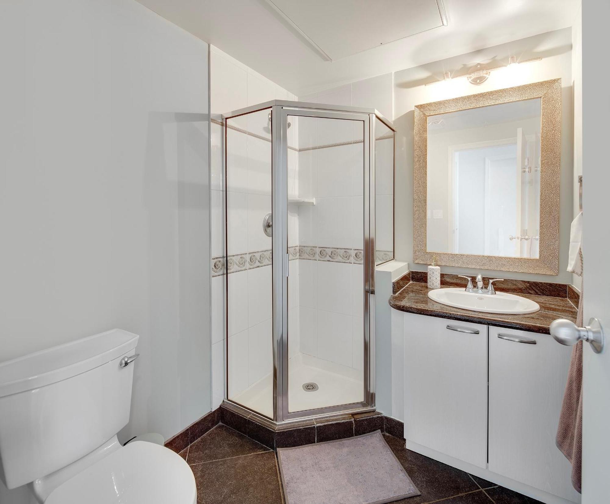 Designer Sub-penthouse - Central Downtown Views And King Bed! Vancouver