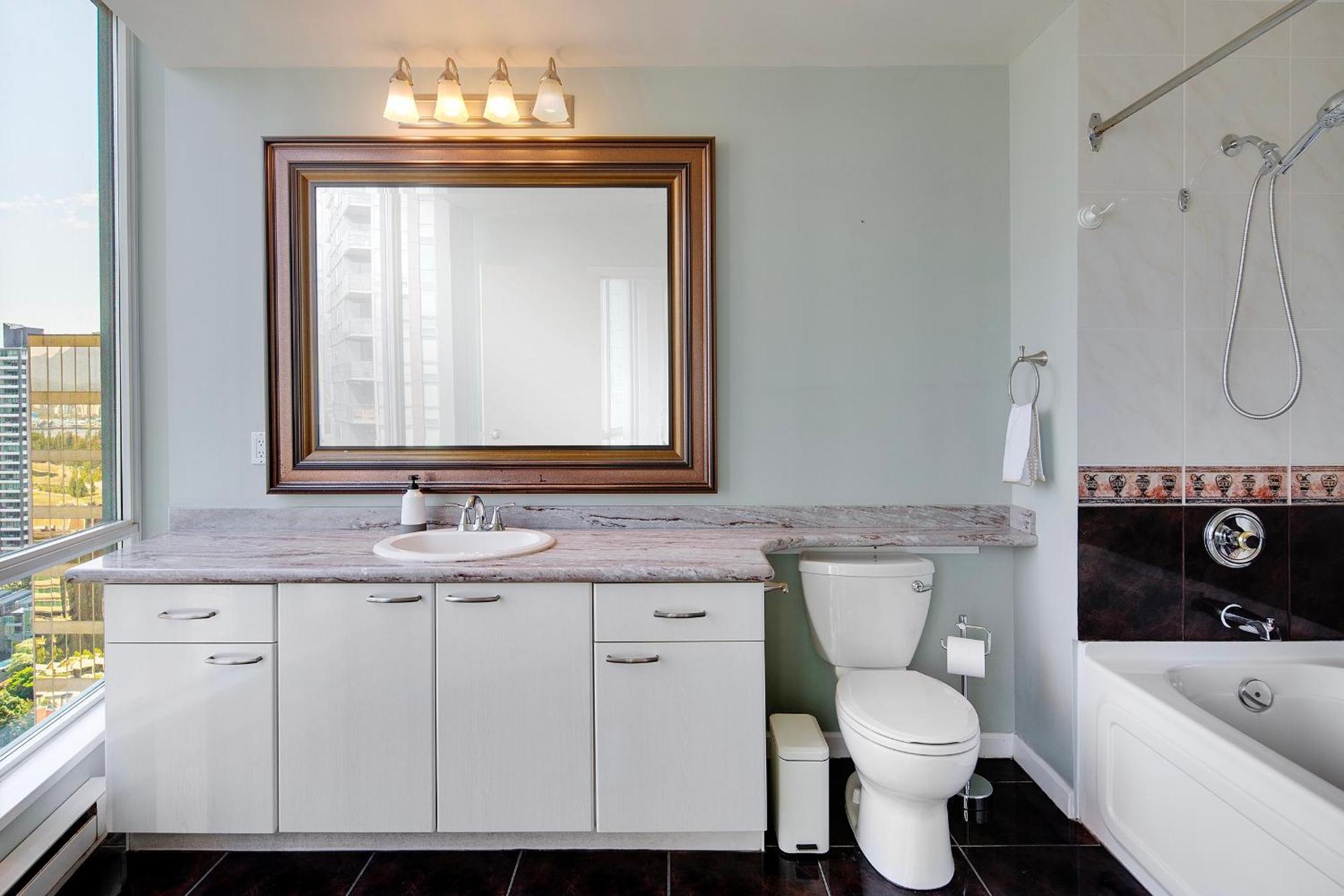 Designer Sub-penthouse - Central Downtown Views And King Bed! * Vancouver
