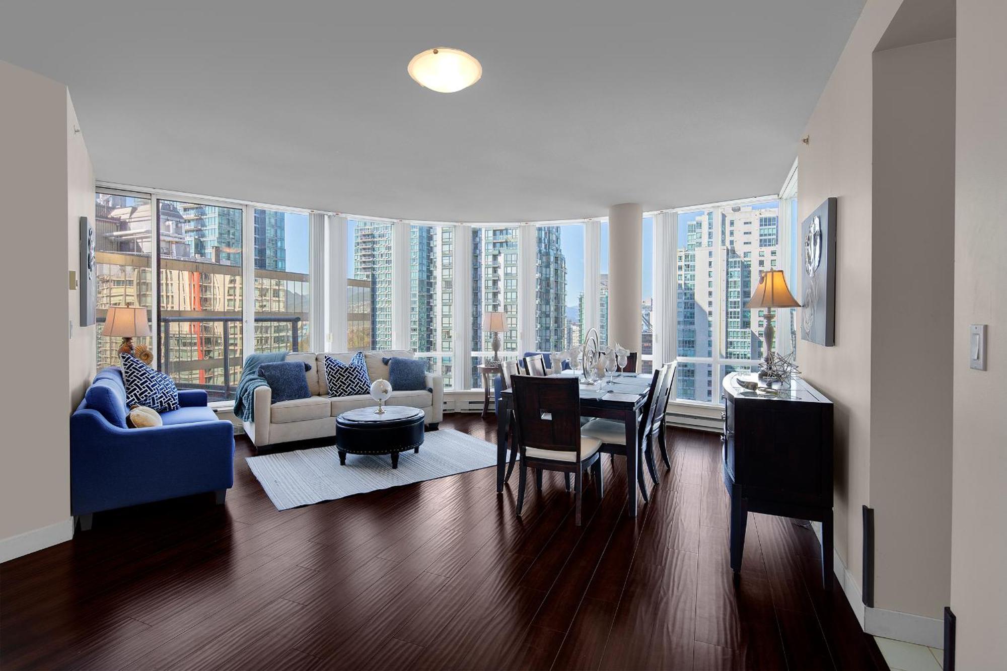 Breathtaking Downtown With Stunning Harbor Views! Vancouver