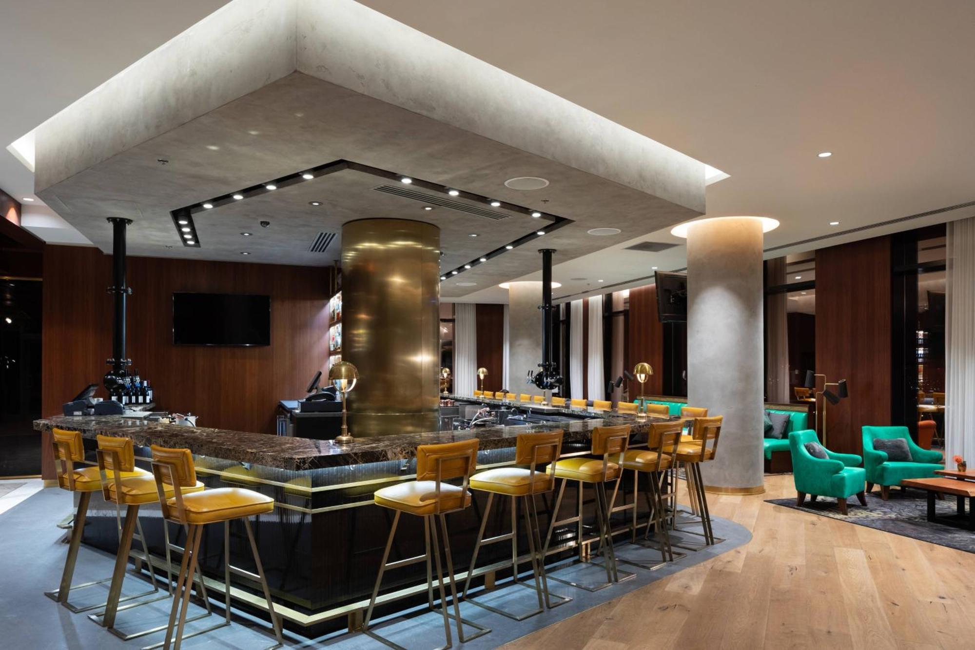 Jw Marriott Parq Hotel