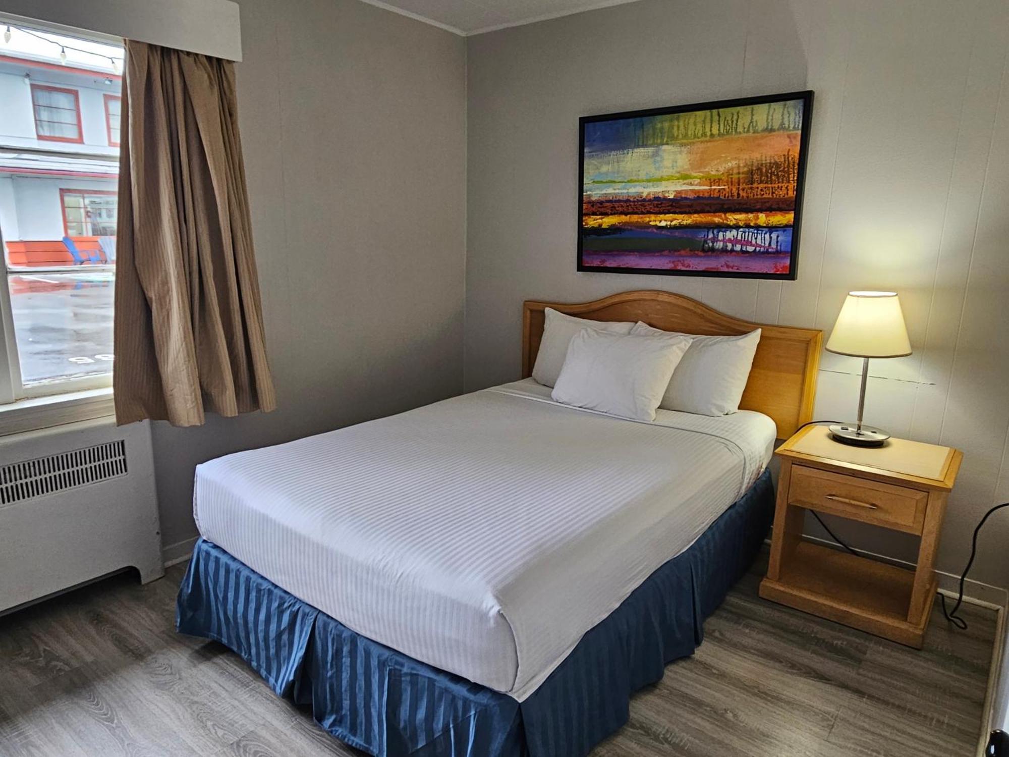 Motel 2400 2*