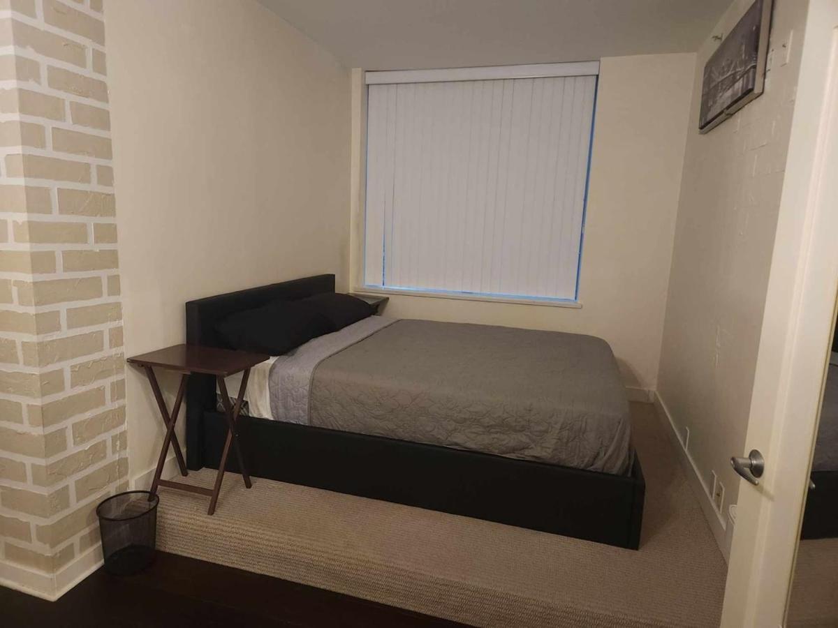 Downtown Deluxe: Stylish 2bd2ba Townhouse