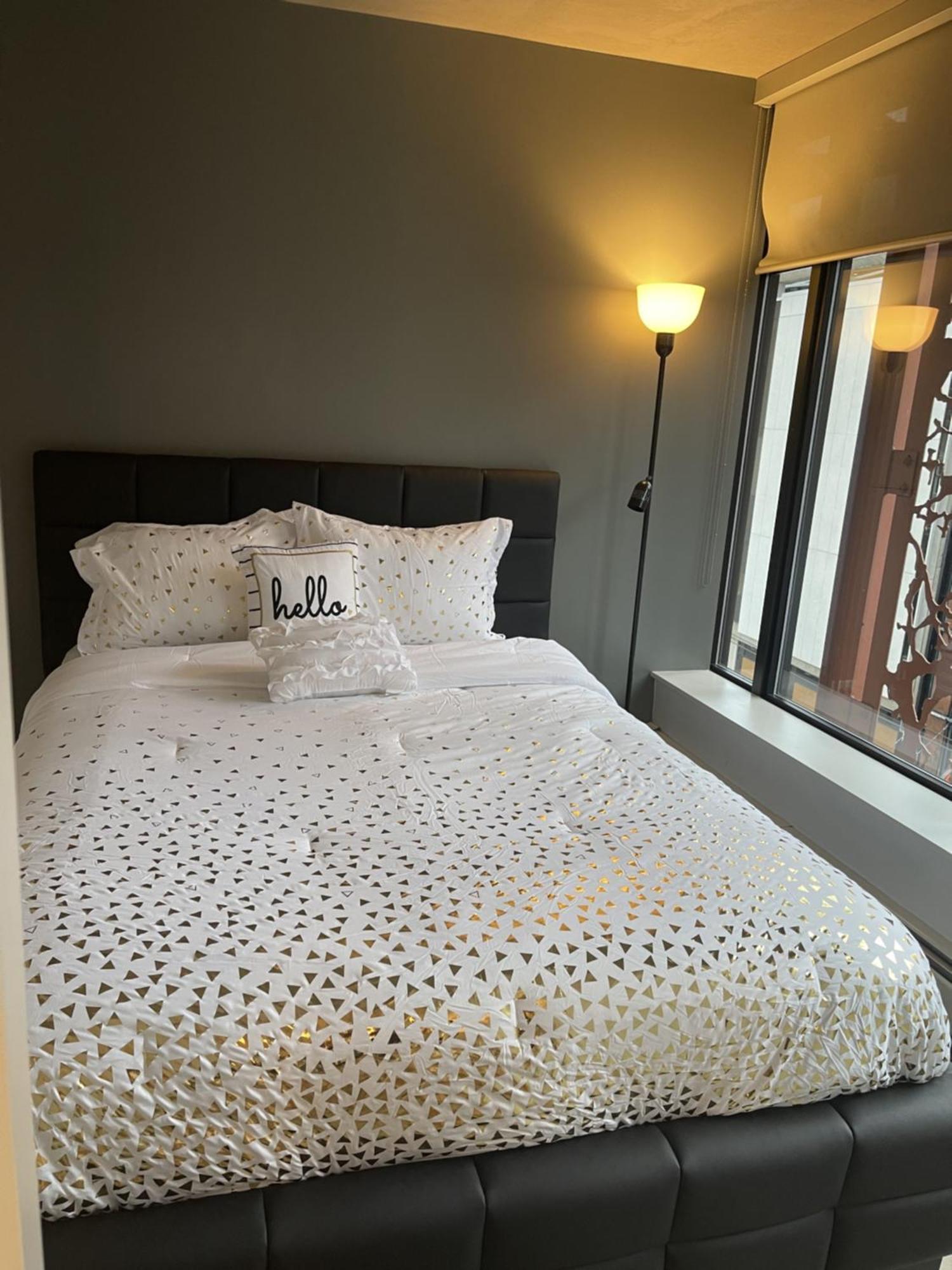 Downtown Luxe Apartment Vancouver