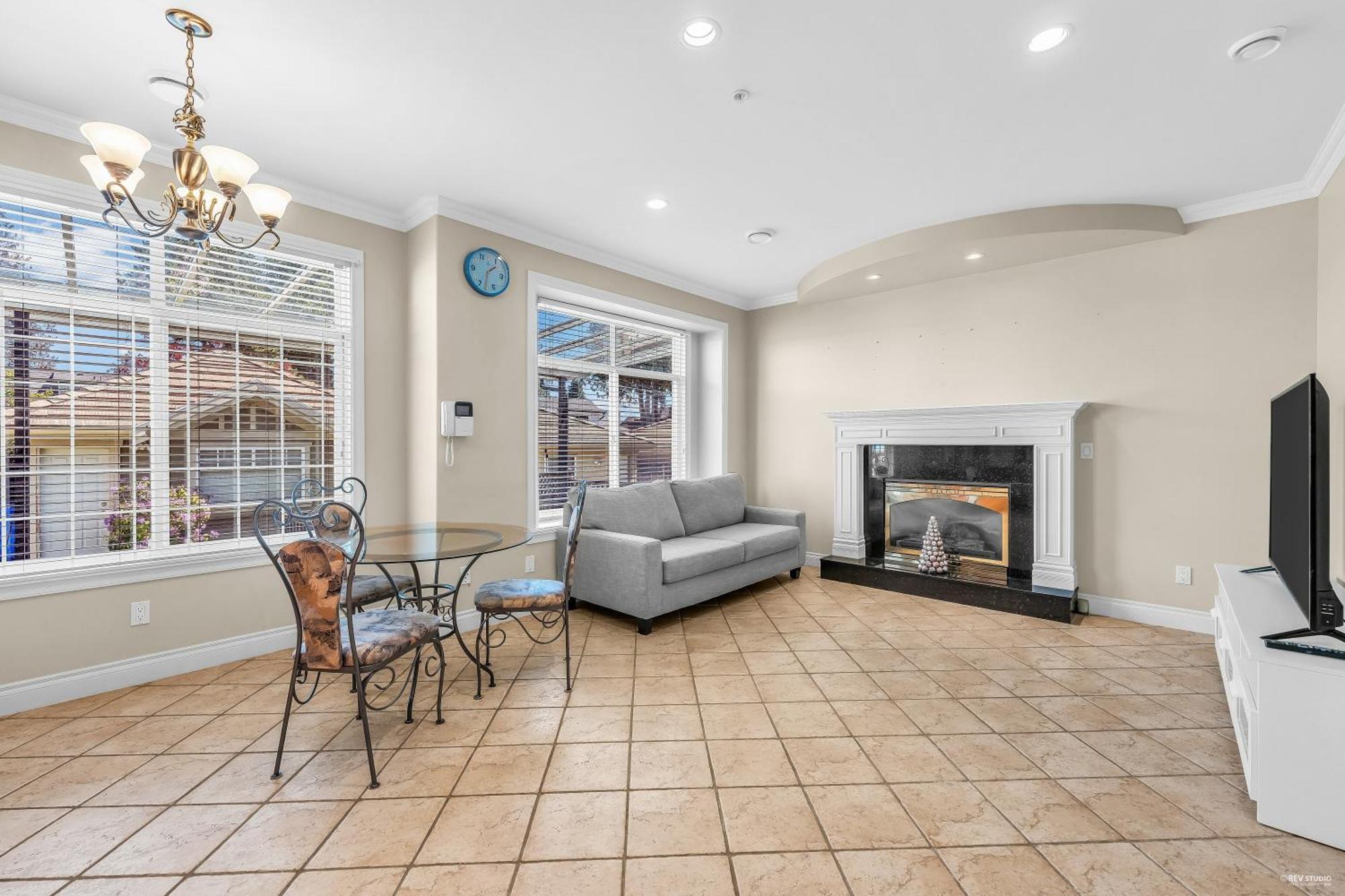 Modern Comfort Getaway In A Quiet Neighborhood Near Downtown Homestay