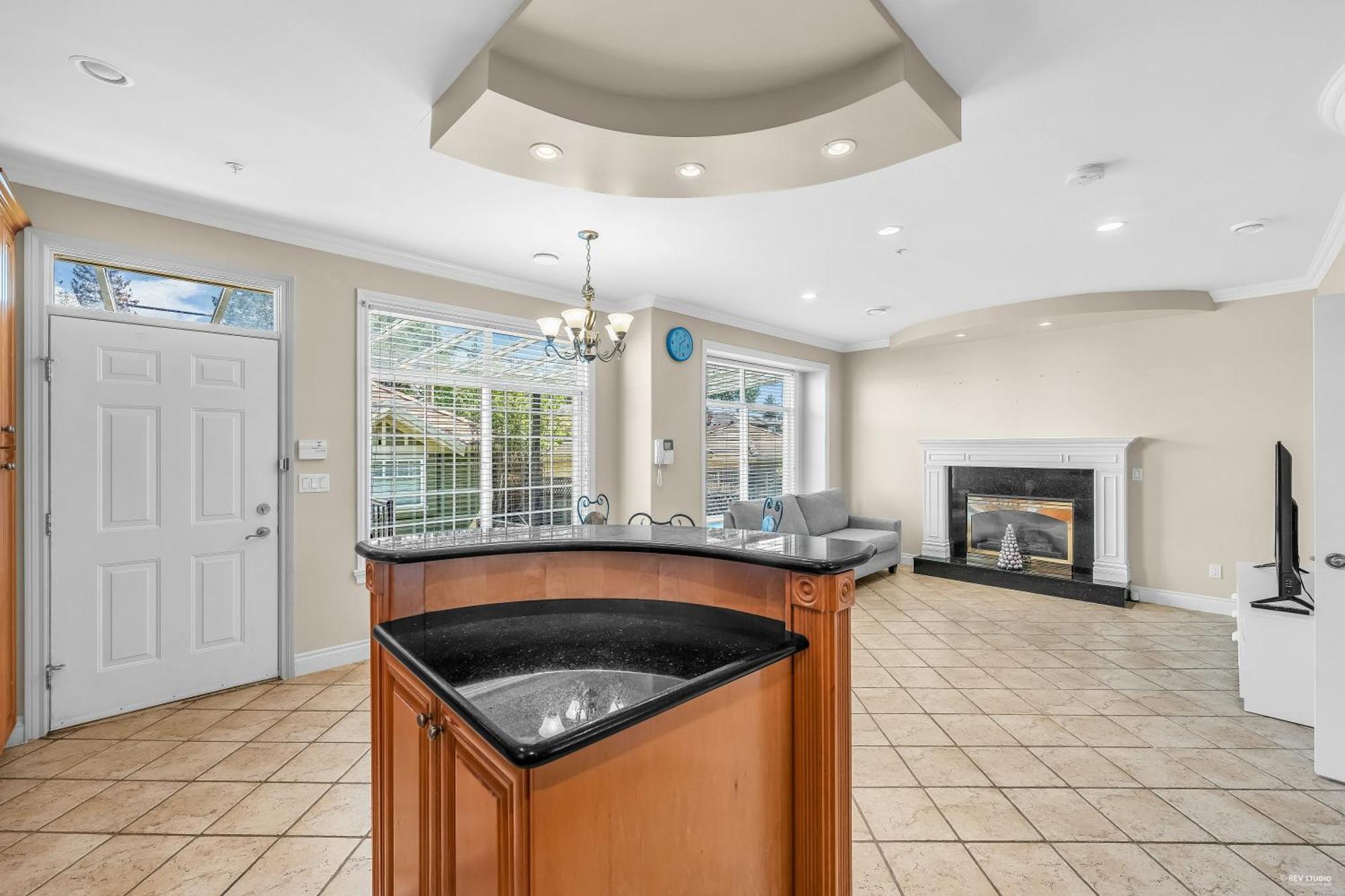 Modern Comfort Getaway In A Quiet Neighborhood Near Downtown