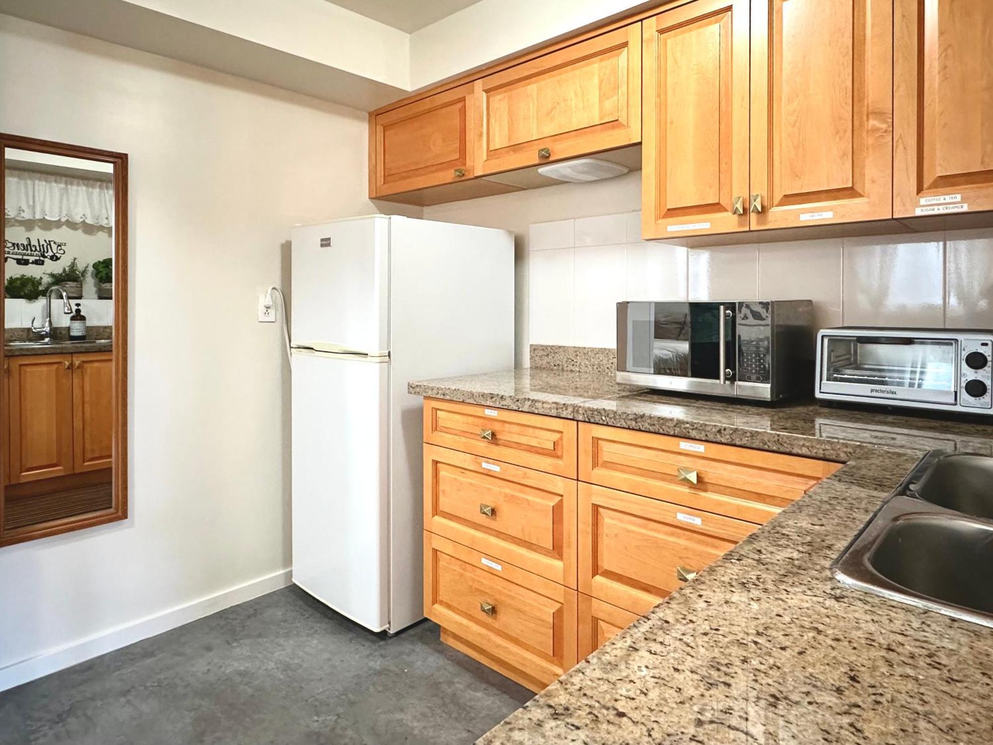2br 1ba Garden View Guest - King-size Bed - Free Parking Guest house *