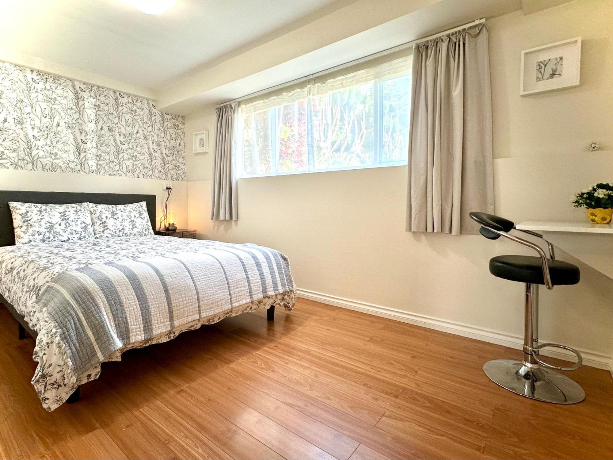 2br 1ba Garden View Guest - King-size Bed - Free Parking Guest house *