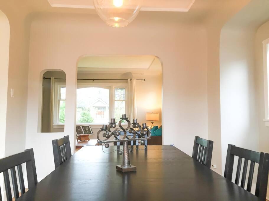 5br,3ba Family Friendly Holiday home Vancouver