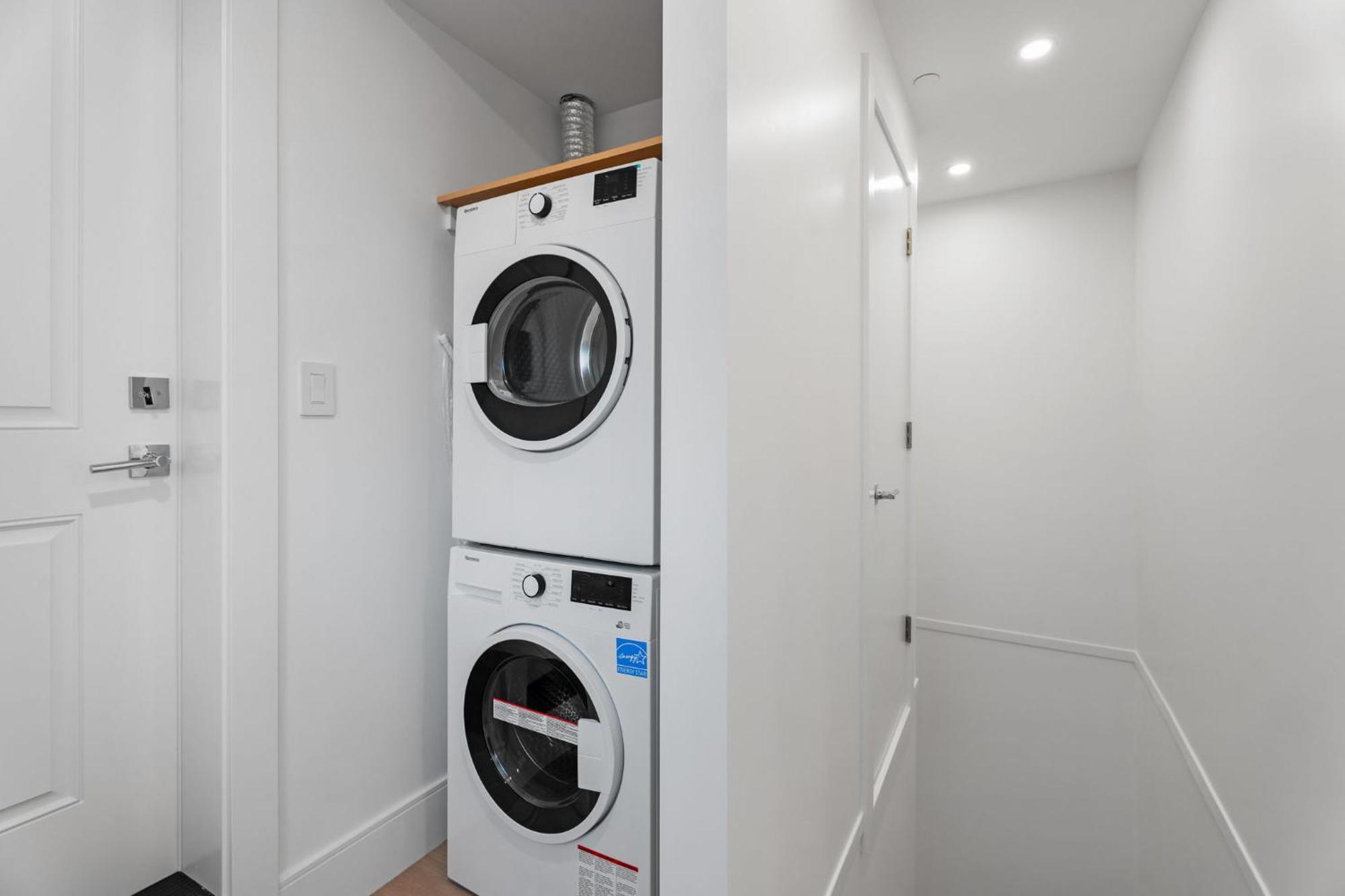 Brand New 2 Bedroom Point Grey Getaway *