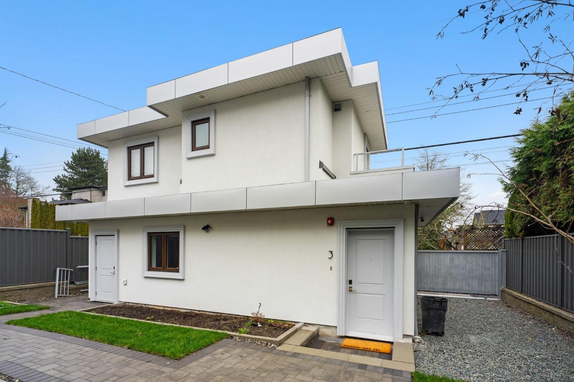 Brand New 2 Bedroom Point Grey Getaway