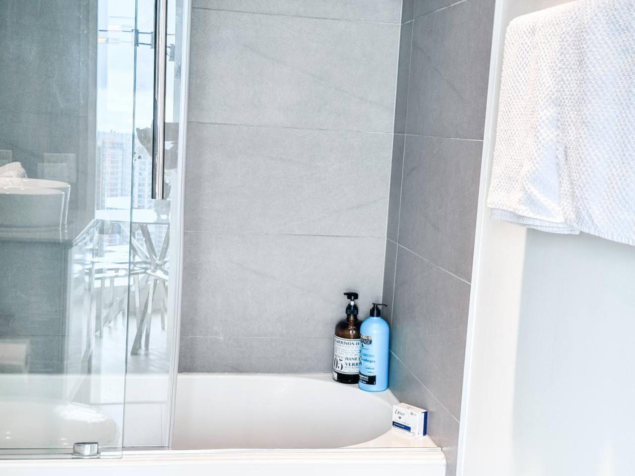 Apartment Luxury 2 Bedroom 40th Floor In Downtown Van *