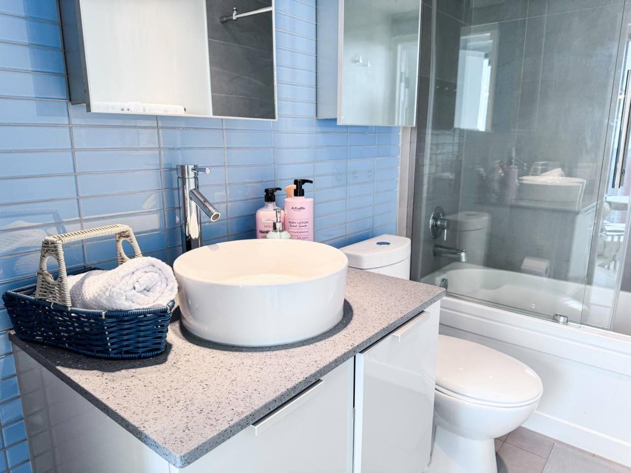 Luxury 2 Bedroom 40th Floor In Downtown Van *