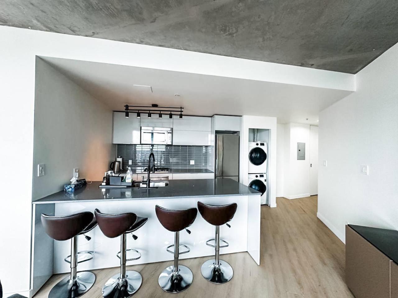 Luxury 2 Bedroom 40th Floor In Downtown Van