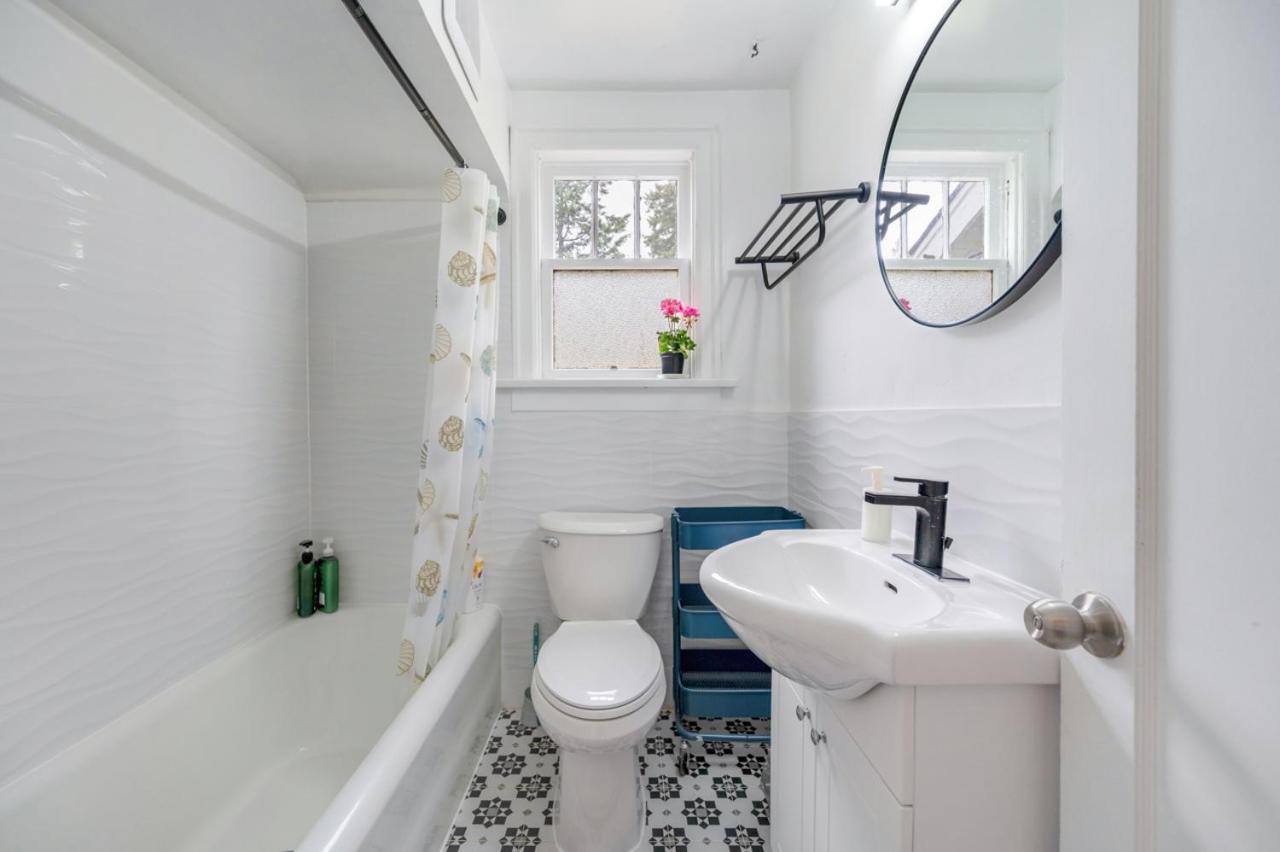 Charming Garden Retreat In Prime Van Location Holiday home Vancouver