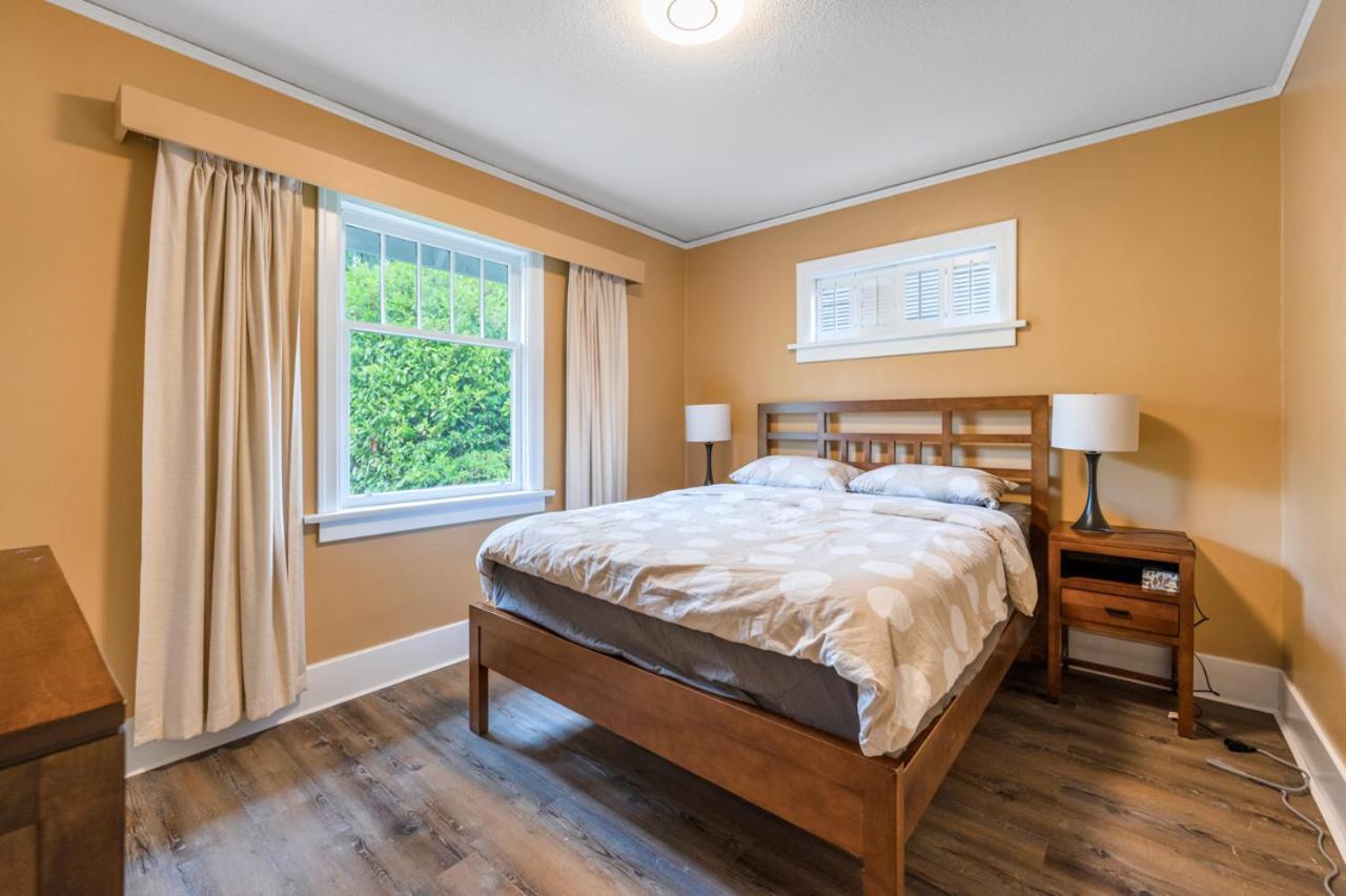 Charming Garden Retreat In Prime Van Location Holiday home
