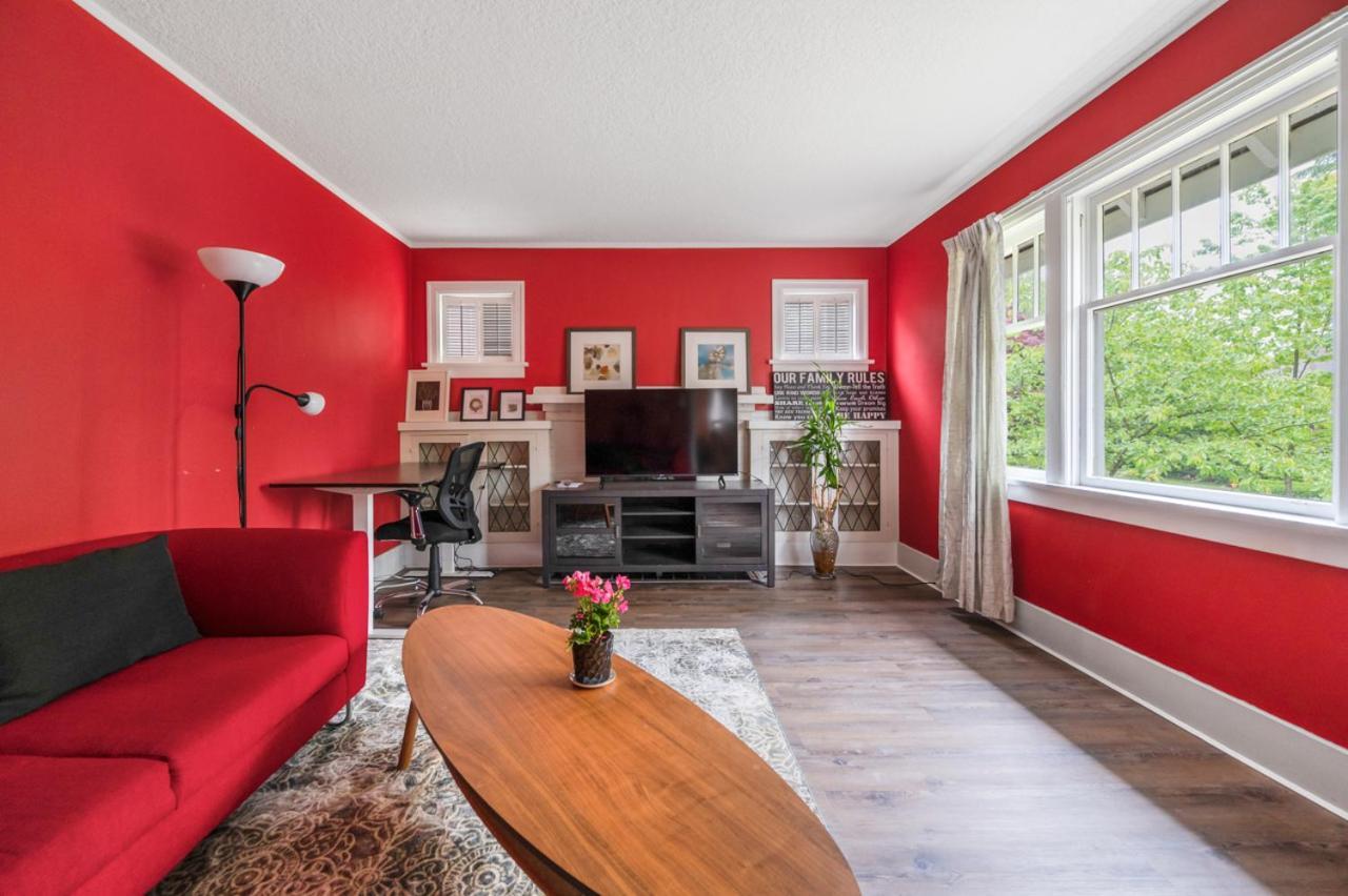 Charming Garden Retreat In Prime Van Location *