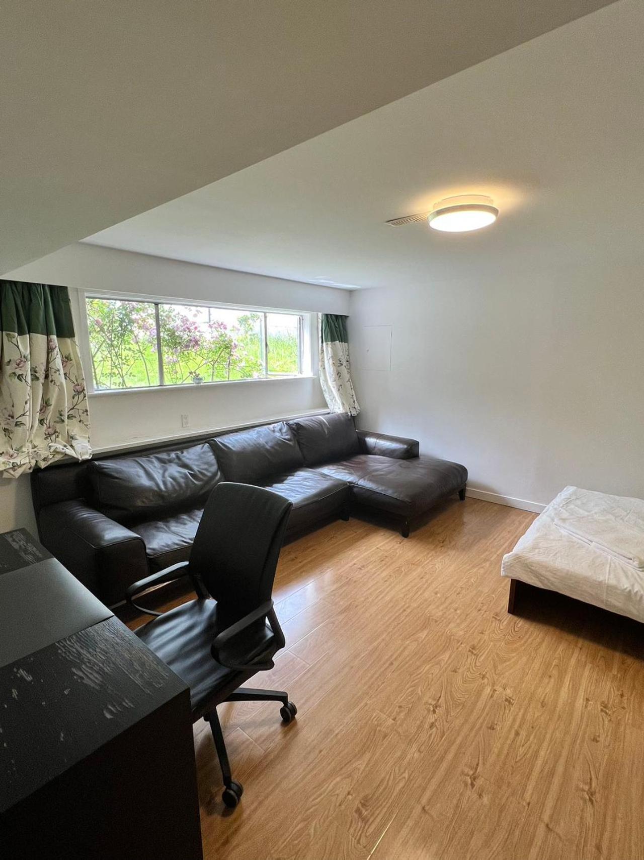 Guest house House In West