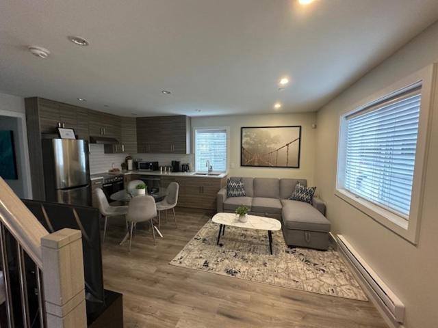 Bright And Cozy Modern In - To Yvr-downtown - Free Private Parking Holiday home Vancouver