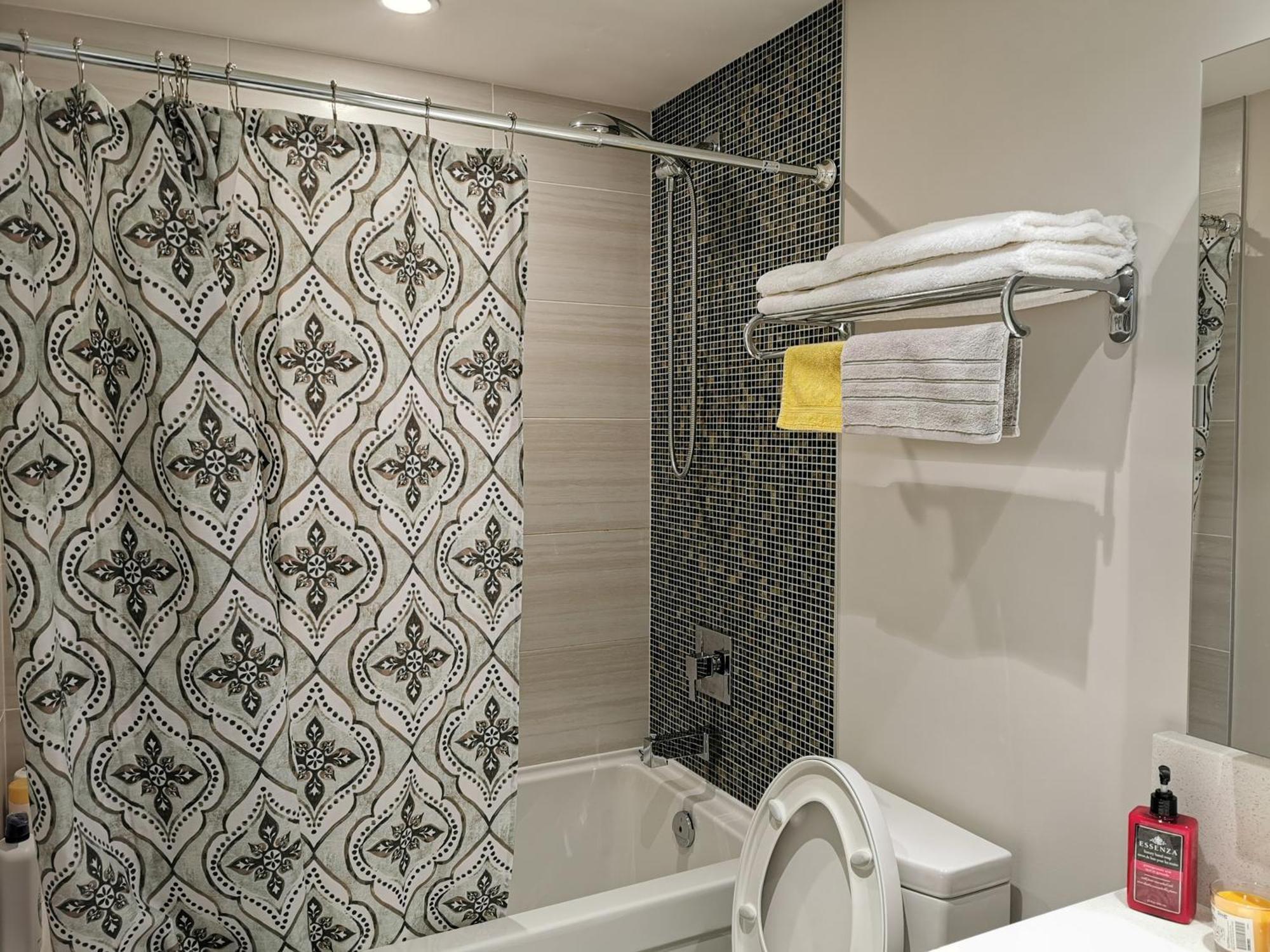 Relocation Special -kits Garden View Apartment