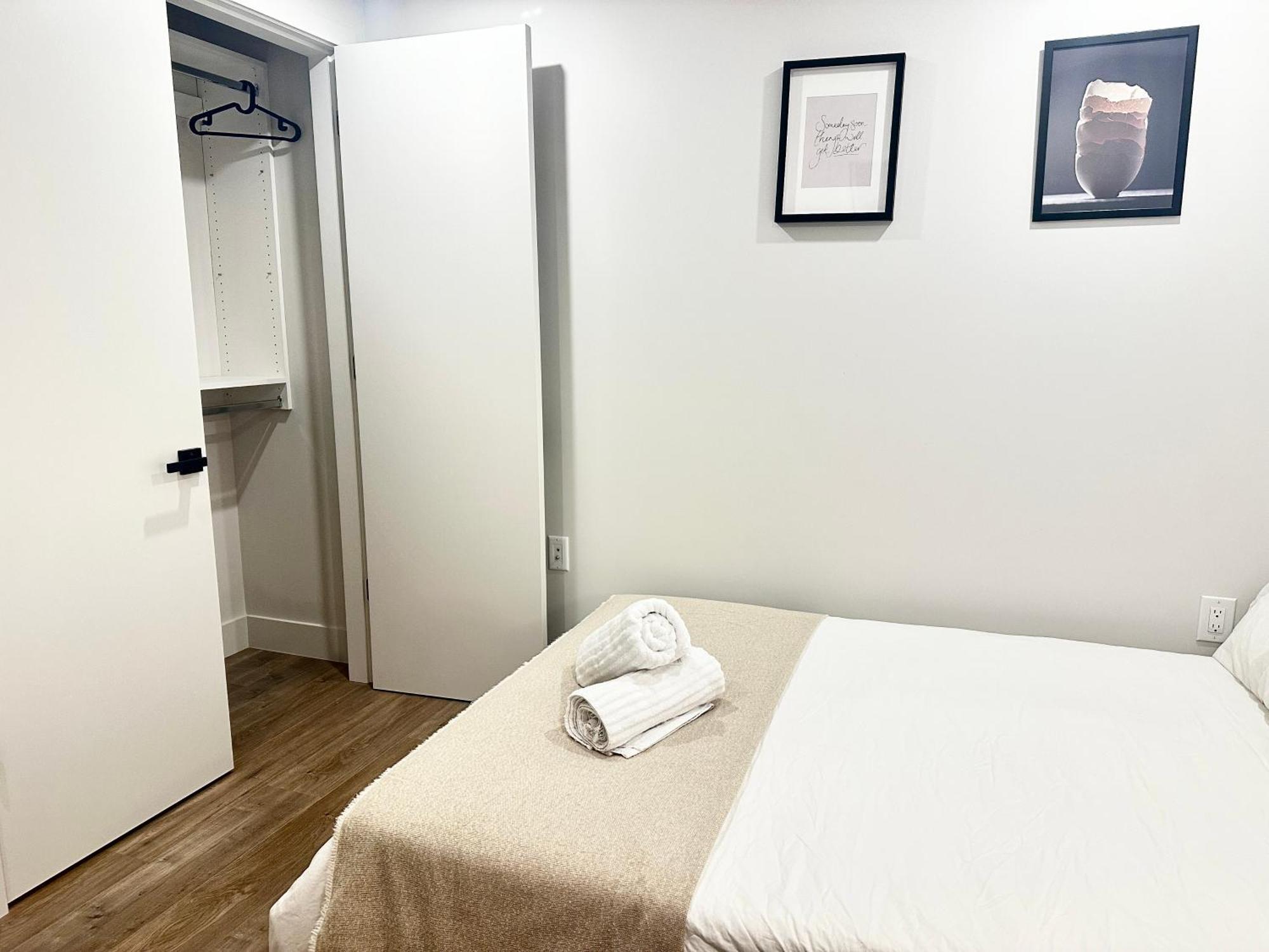 New With Private Bathroom 10 Mins To Ubc Guest house *