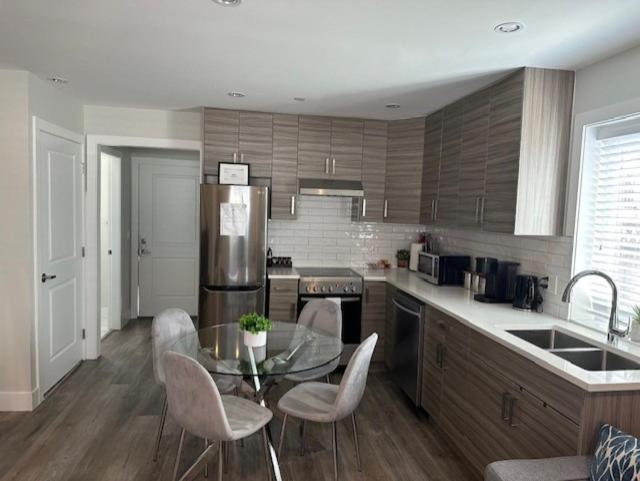 Holiday home Bright And Cozy Modern In - To Yvr-downtown - Free Private Parking