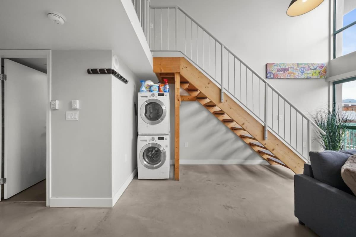 Apartment One Of A Kind Loft In Gastown With Free Parking Vancouver