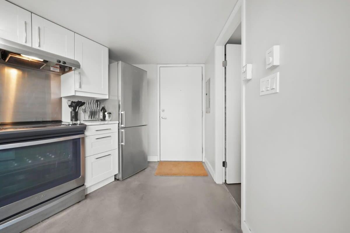 One Of A Kind Loft In Gastown With Free Parking *