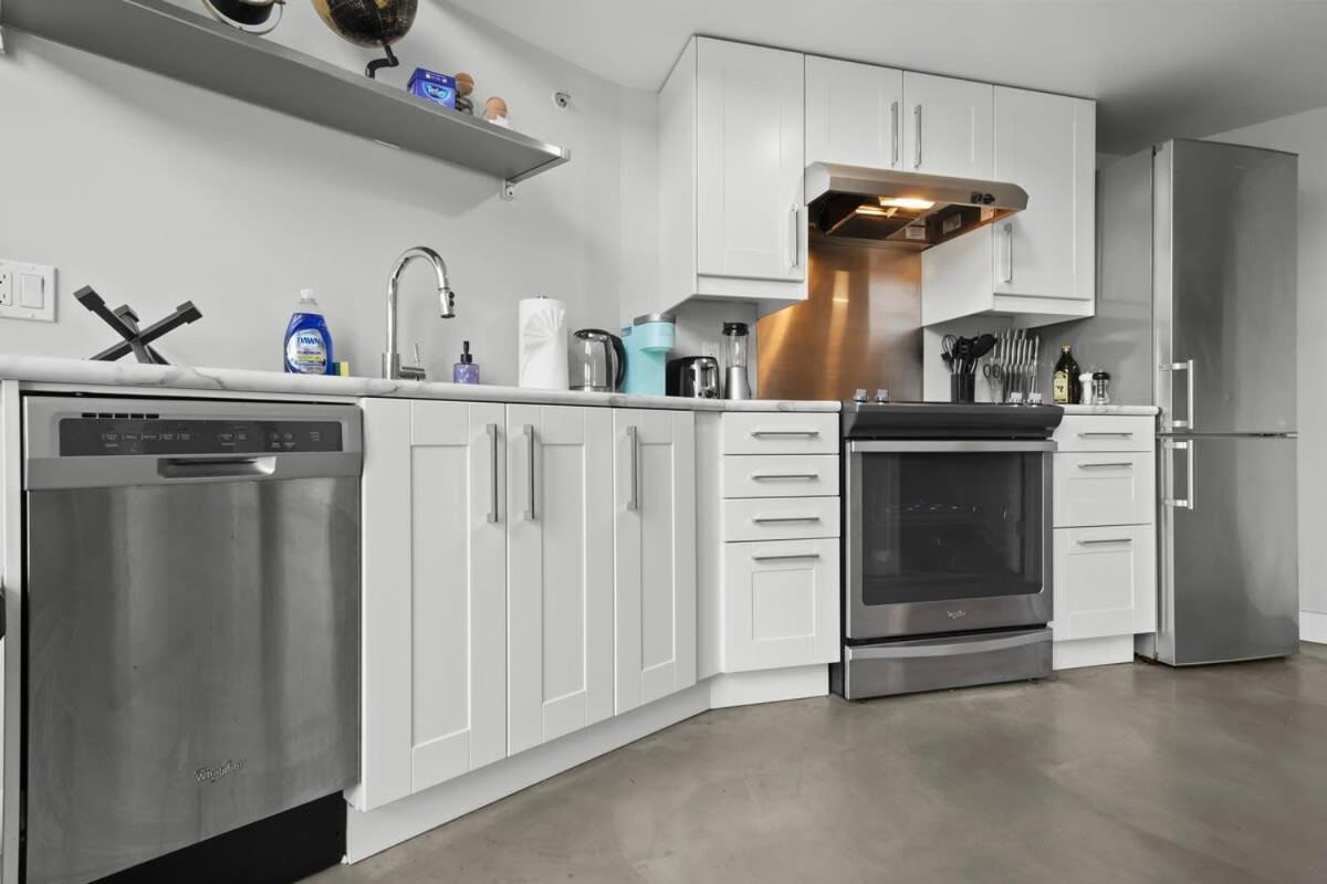 One Of A Kind Loft In Gastown With Free Parking Vancouver