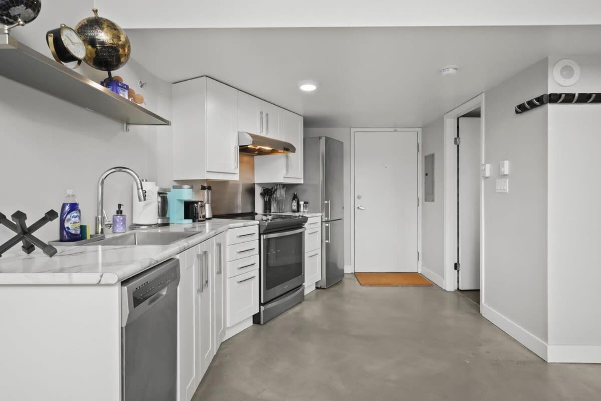 One Of A Kind Loft In Gastown With Free Parking Apartment Vancouver