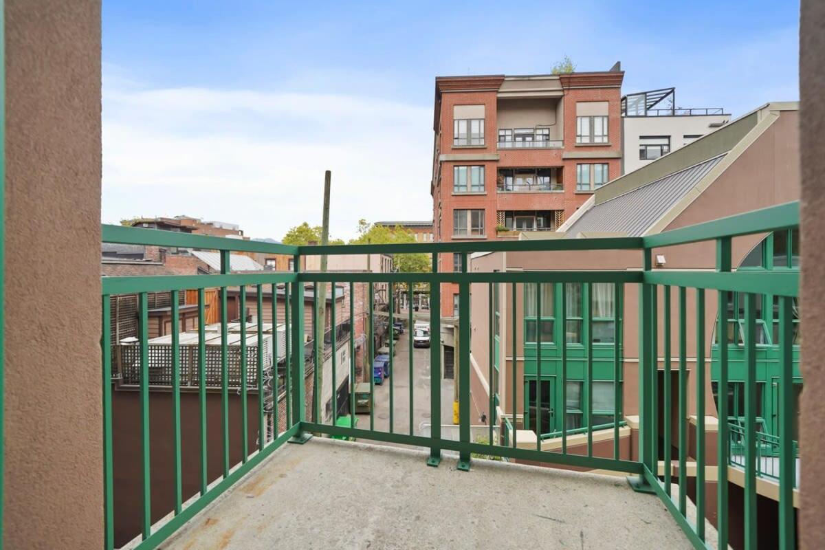 Apartment One Of A Kind Loft In Gastown With Free Parking Vancouver