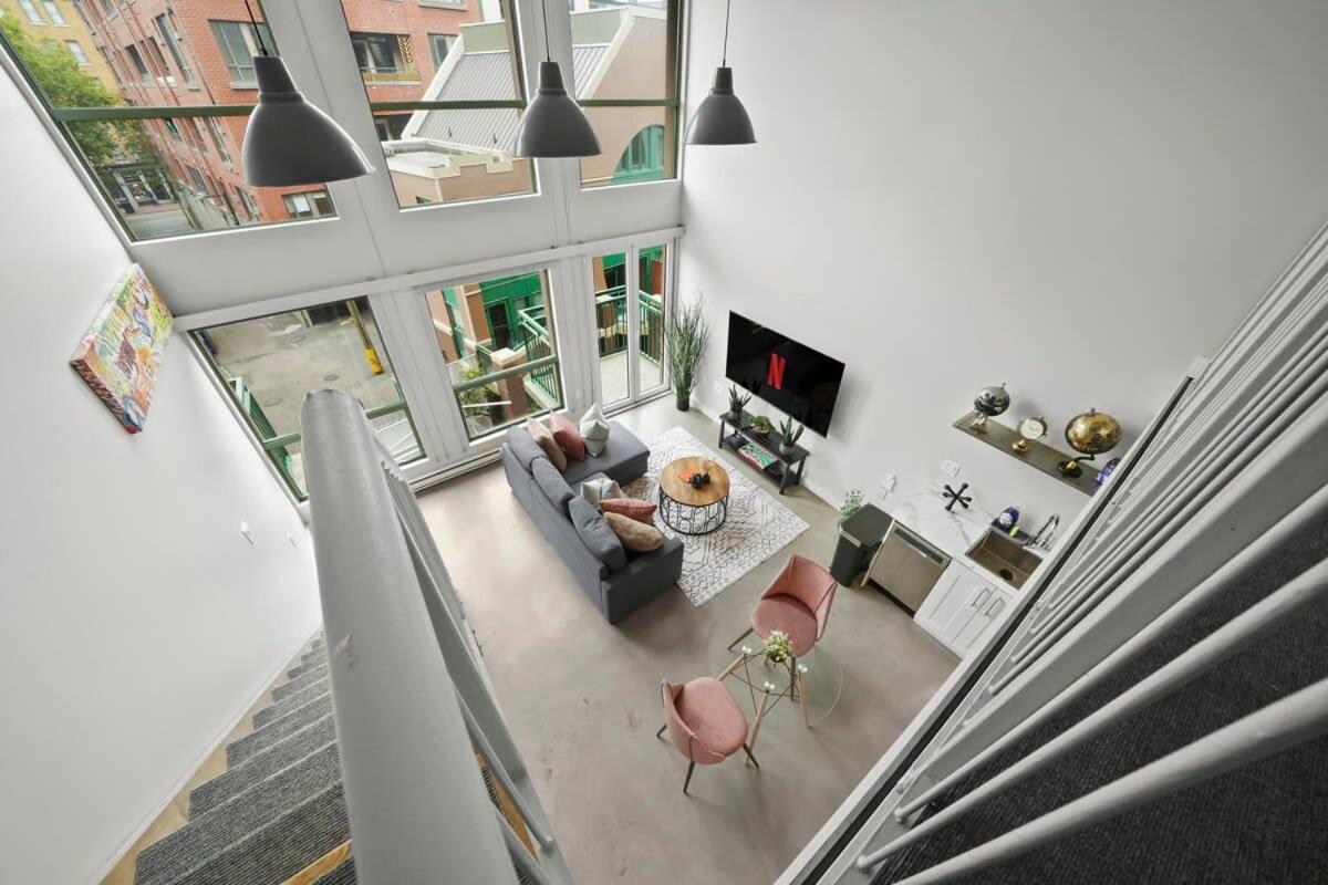 One Of A Kind Loft In Gastown With Free Parking Apartment