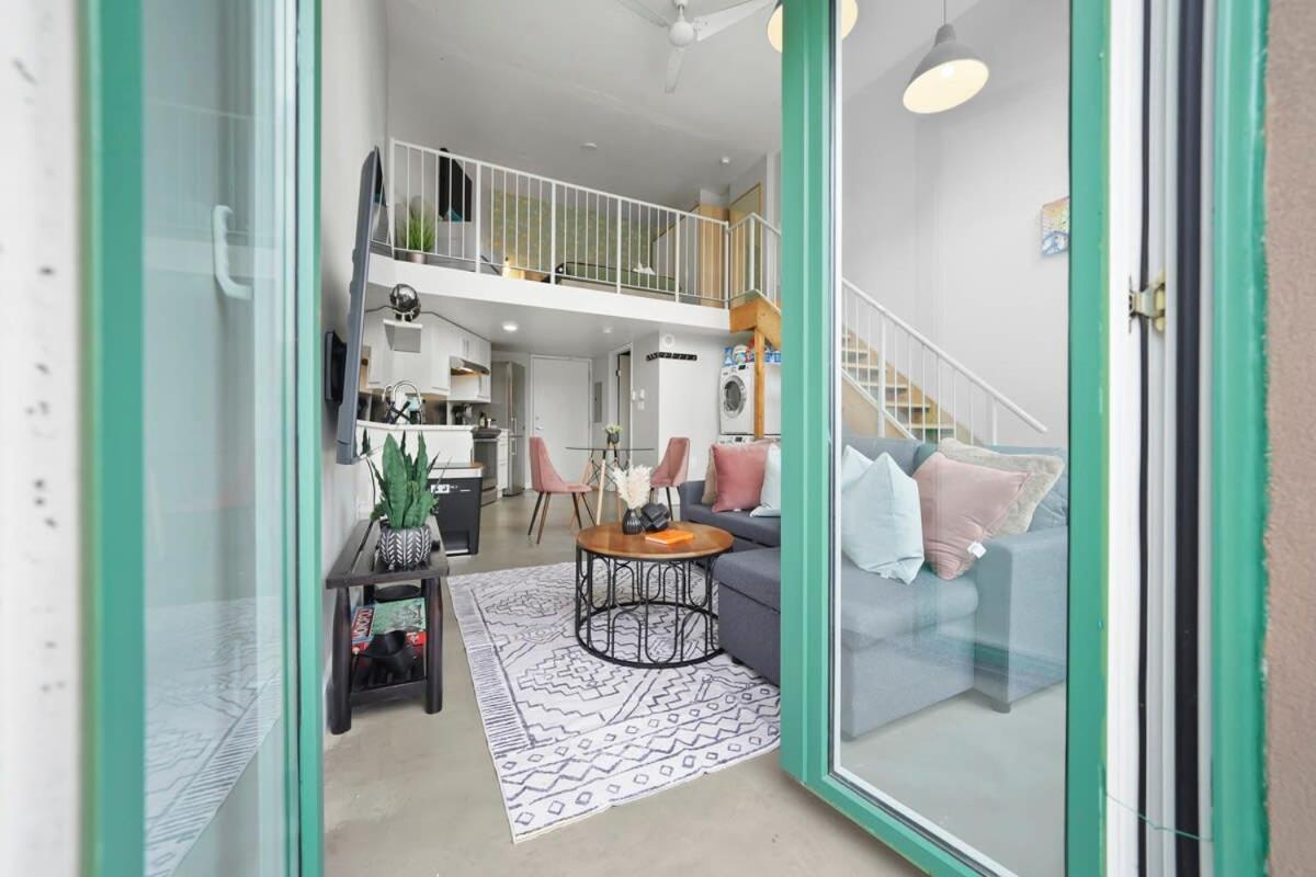 One Of A Kind Loft In Gastown With Free Parking Apartment *