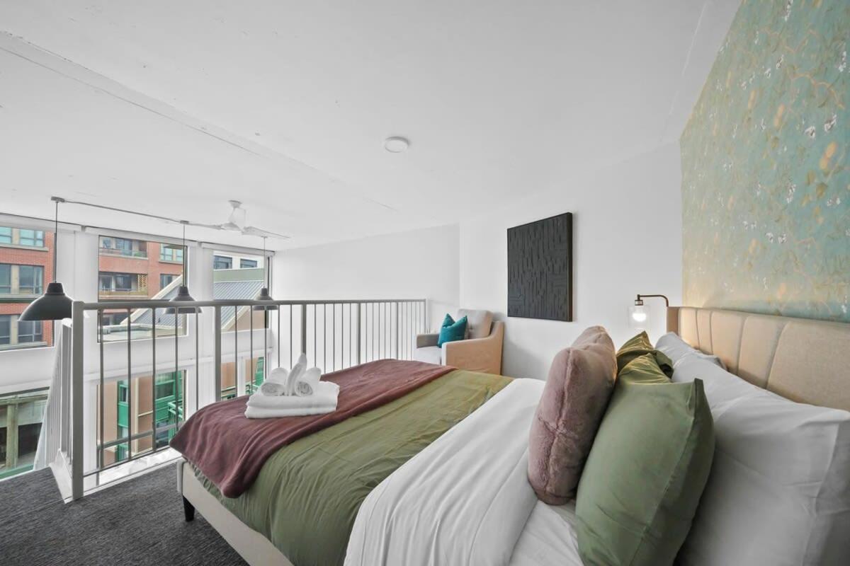 One Of A Kind Loft In Gastown With Free Parking