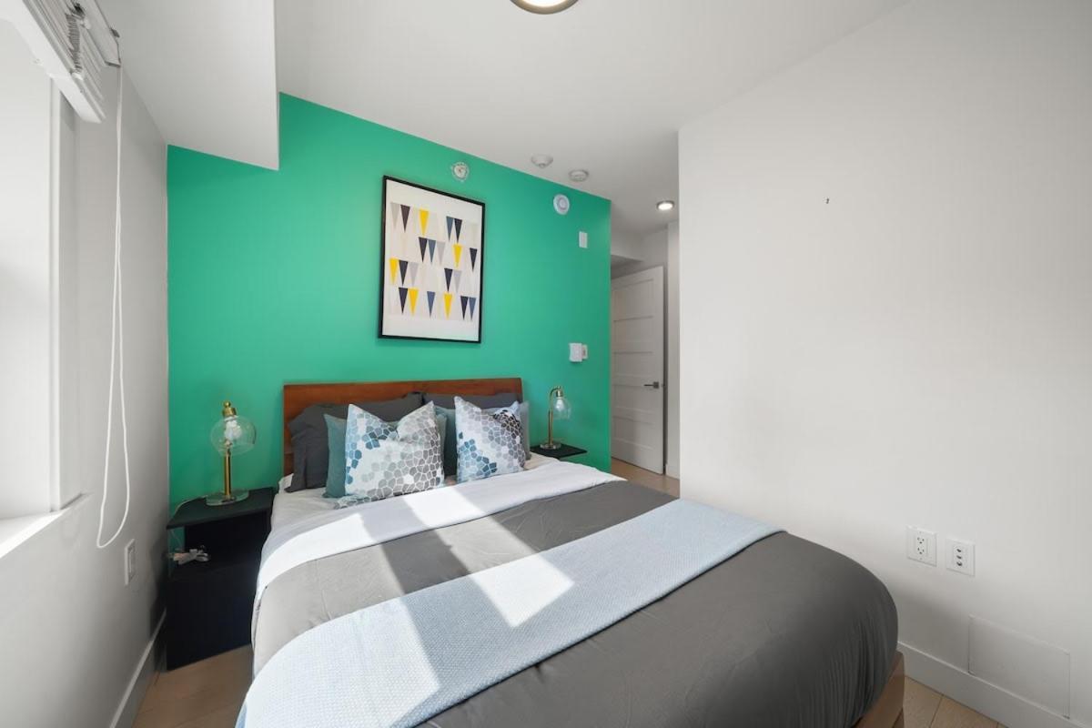 Cozy In Trendy West End Dt With Free Parking Apartment Vancouver
