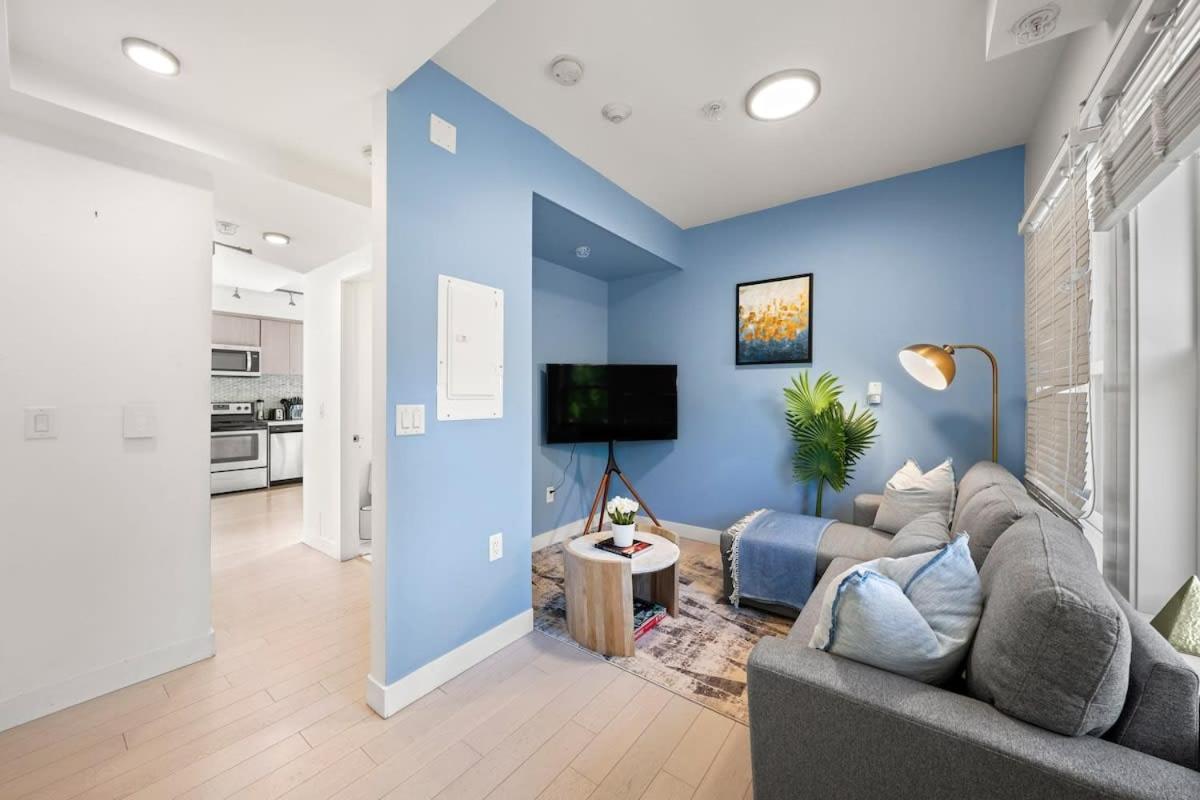 Cozy In Trendy West End Dt With Free Parking *