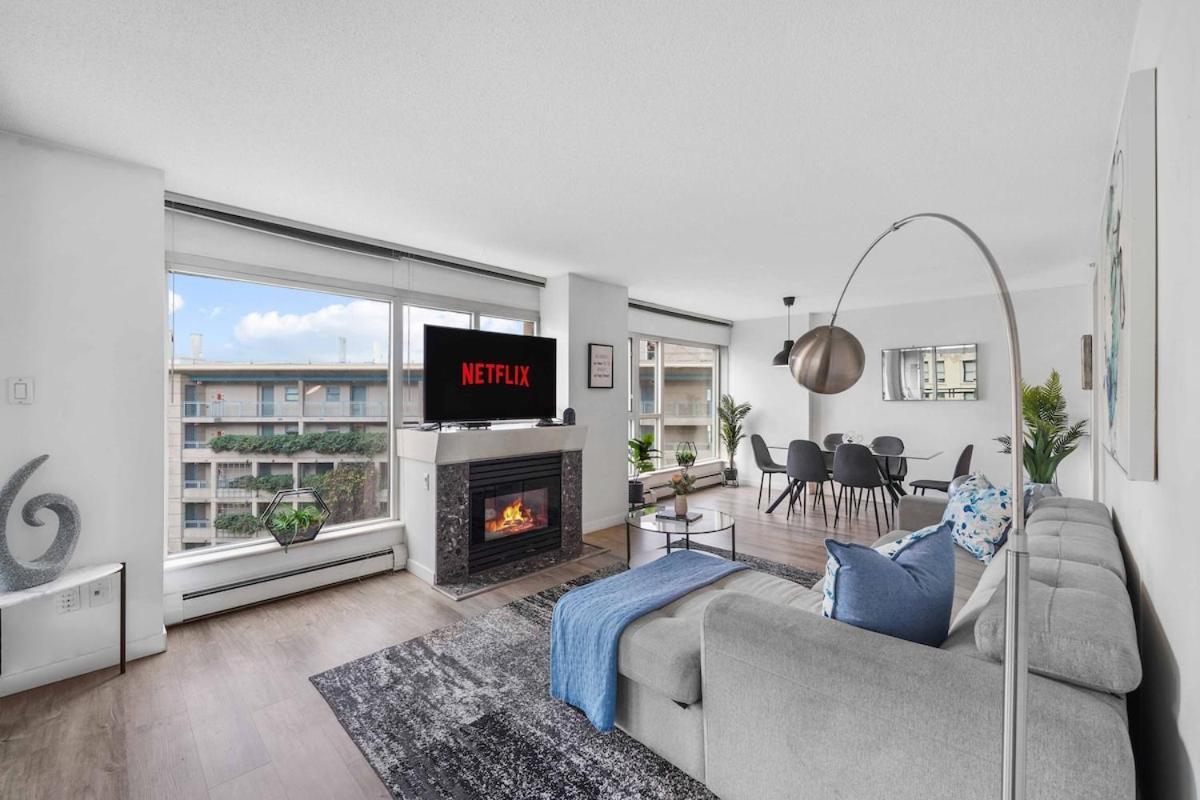 Apartment City Skyline Dt 3br Dt With Free Parking Vancouver