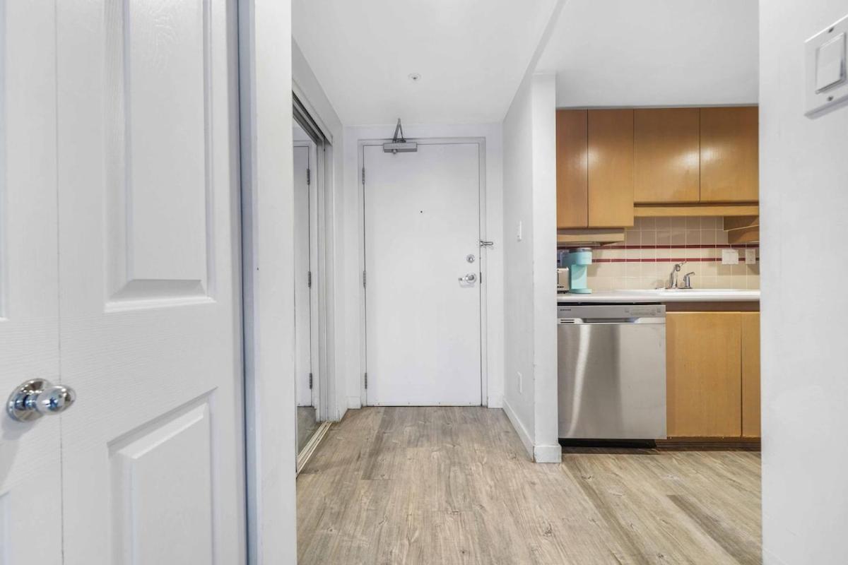 Apartment City Skyline Dt 3br Dt With Free Parking Vancouver