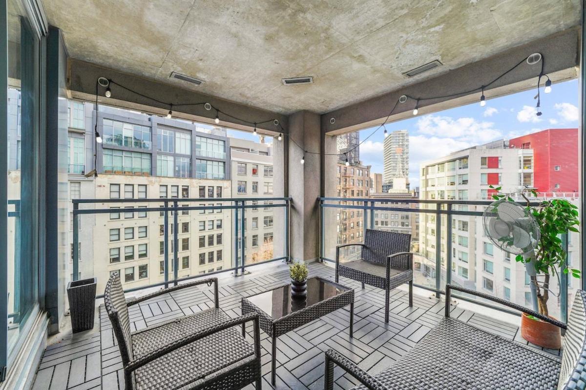 City Skyline Dt 3br Dt With Free Parking Apartment