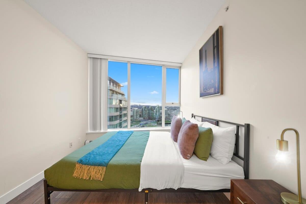 Dazzling By Stadium Downtown With Free Parking *