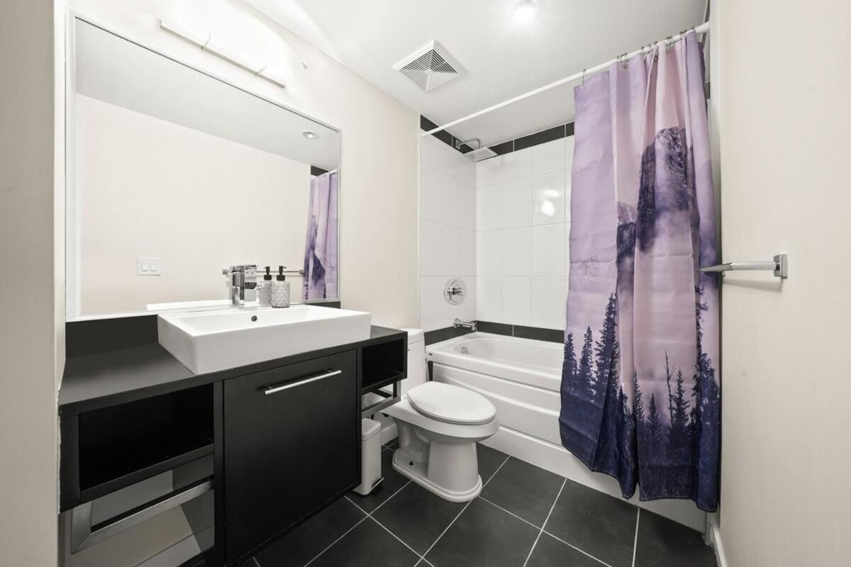 Dazzling By Stadium Downtown With Free Parking Vancouver