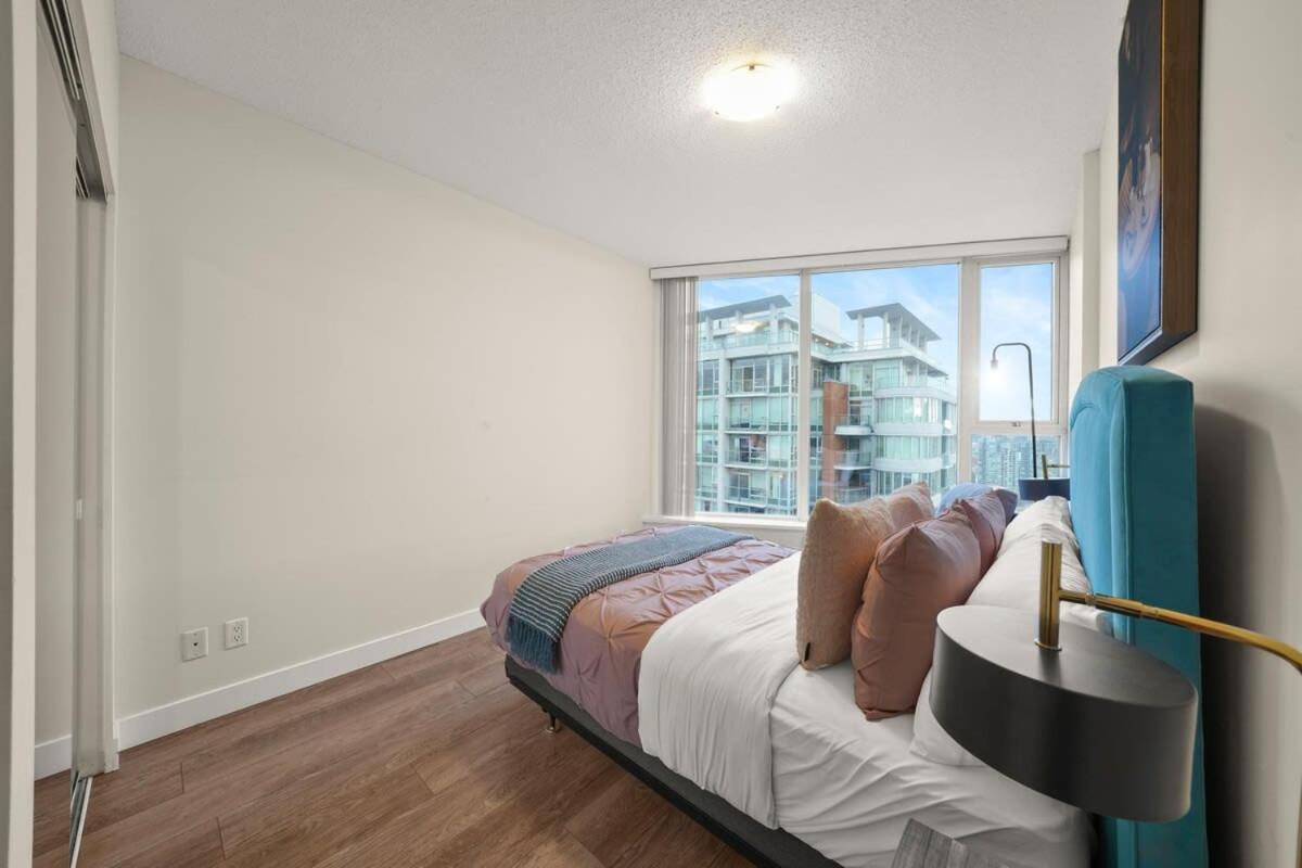 Dazzling By Stadium Downtown With Free Parking Holiday home