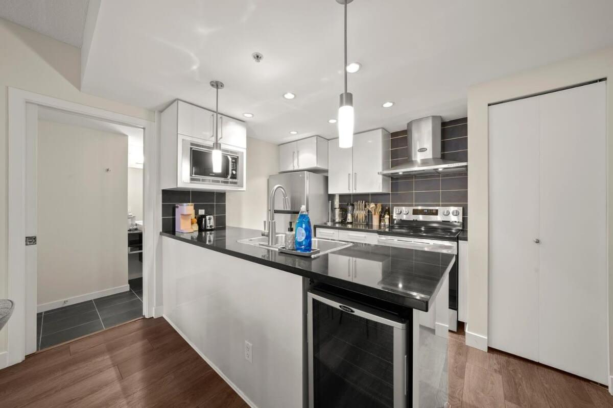 Holiday home Dazzling By Stadium Downtown With Free Parking