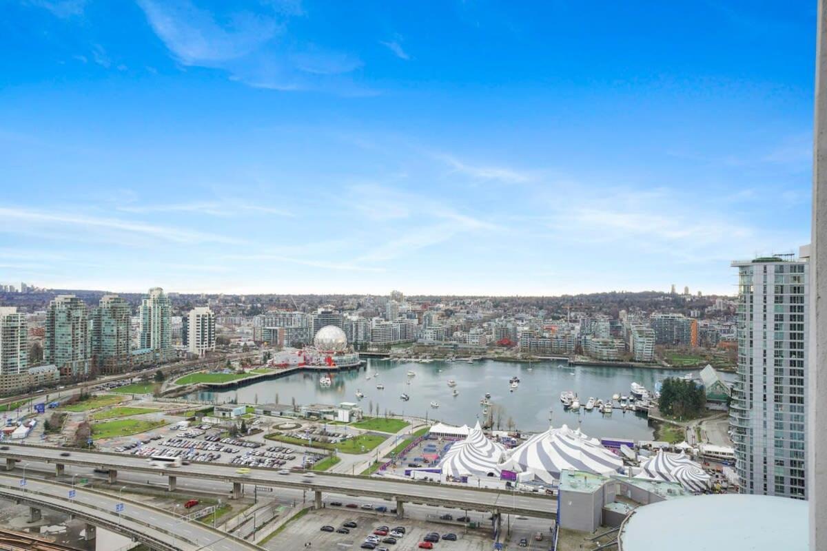 Dazzling By Stadium Downtown With Free Parking *