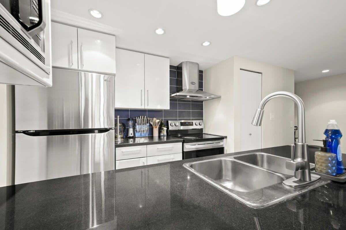 Dazzling By Stadium Downtown With Free Parking Holiday home